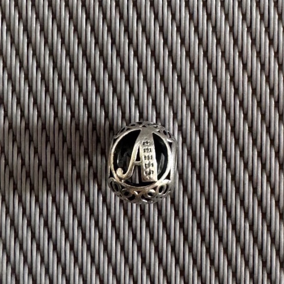 Pandora bracelet and charms - Picture 2 of 6